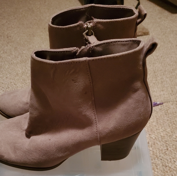 Womens tan boots - Picture 2 of 2